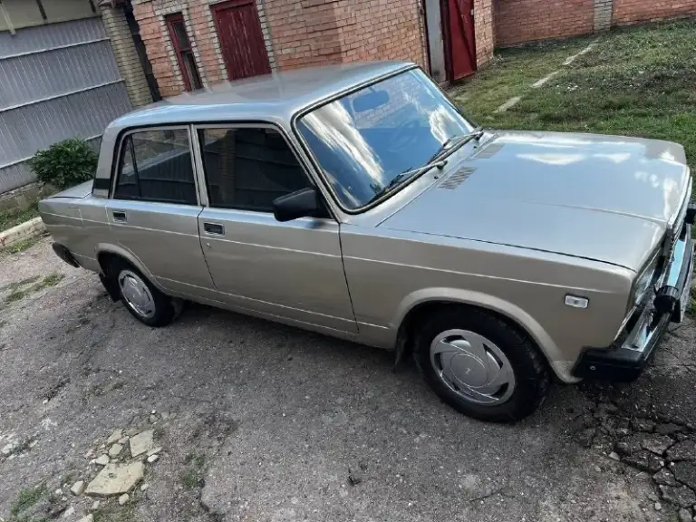 Ваз 2107 1985 года 1.5 л.
Пробег 94.000 км
Кузов в отличном состоянии, варить и красить нечего не нужно.
Двигатель и кпп в норме.
Документы в порядке.
Диагностическая карта (техосмотр) пройден, можно сразу ехать в мрэо.
Цена 155.000 рублей.
☎+7 949 073-58-08 Горловка
✅ Мы в тг
📱 Мы в max
💠 Мы в вконтакте

📞 Звоните: +7(949)0735808 - фотография - 4