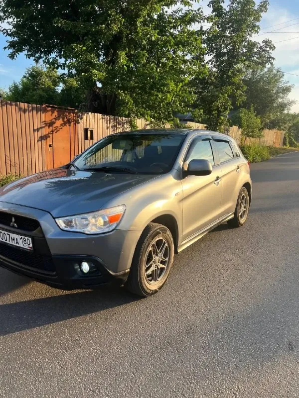 Mitsubishi asx
Год :2011
Объем :1.6
Кпп : механика

Комплектация:
4 Стекло подъемника
Подогрев сидений
Подогрев зеркал и стекол
Противотуманные фары
Сигнализация с авто запуском
Кондиционер заправлен
2 Ключа
2 Владельца
Зелёная автотека
Парктроник с камерой заднего вида
Новые диски
Новая летняя резина.

По авто :
Полностью обслужена
Вложений не требует
По кузову всё в отличном состоянии не гнили не корозий и даже признаков негде нет дно идеальное
При осмотре убедитесь сами :

Двигатель масло не есть от слова совсем.
Коробка идеально переключает мягко не вылетает не хрустит.

Приезжайте во всем убедитесь сами.

Документы чистые деогнамтическая карта есть !

Осмотр:
Город макеевка донецк
Цена 850000

+79498340074
(Макс)
(Телеграм)
📞 🇷🇺 Звоните: +79498340074 - фотография - 1