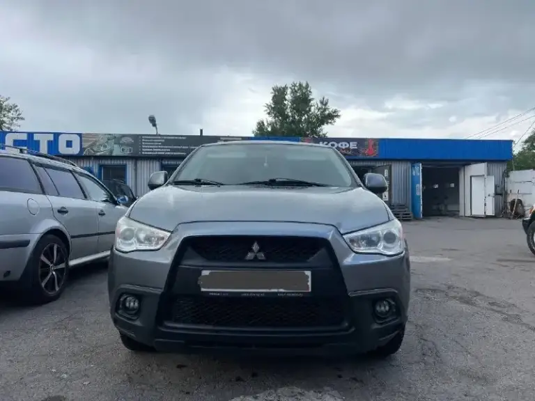 Mitsubishi asx
Год :2011
Объем :1.6
Кпп : механика

Комплектация:
4 Стекло подъемника
Подогрев сидений
Подогрев зеркал и стекол
Противотуманные фары
Сигнализация с авто запуском
Кондиционер заправлен
2 Ключа
2 Владельца
Зелёная автотека
Парктроник с камерой заднего вида
Новые диски
Новая летняя резина.

По авто :
Полностью обслужена
Вложений не требует
По кузову всё в отличном состоянии не гнили не корозий и даже признаков негде нет дно идеальное
При осмотре убедитесь сами :

Двигатель масло не есть от слова совсем.
Коробка идеально переключает мягко не вылетает не хрустит.

Приезжайте во всем убедитесь сами.

Документы чистые деогнамтическая карта есть !

Осмотр:
Город макеевка донецк
Цена 850000

+79498340074
(Макс)
(Телеграм)
📞 🇷🇺 Звоните: +79498340074 - фотография - 3