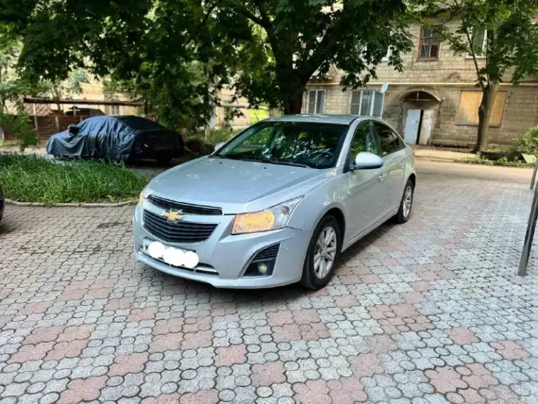Срочно продам chevrolet cruze 2013 г. В 1.8 в отличном состоянии вложений не требует коробка переключает плавнобез пинков по кузову без рыжико салон в хорошем состоянии резина новая цена 730 000 руб. Хороший торг реальному покупателю возможно обмен с вашей доплатой +7 949 454 88 96 звоните в любое время - фотография - 4