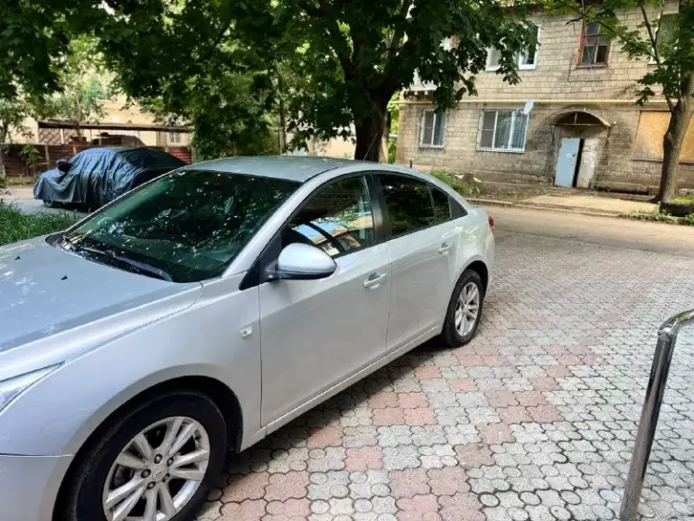 Срочно продам chevrolet cruze 2013 г. В 1.8 в отличном состоянии вложений не требует коробка переключает плавнобез пинков по кузову без рыжико салон в хорошем состоянии резина новая цена 730 000 руб. Хороший торг реальному покупателю возможно обмен с вашей доплатой +7 949 454 88 96 звоните в любое время - фотография - 6