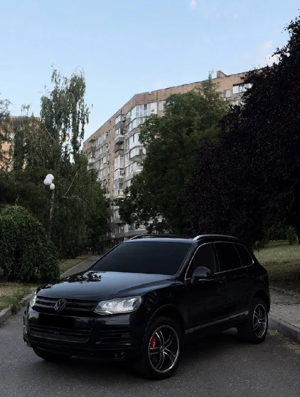 В продаже volkswagen touareg, в шикарном состоянии, с броским видом
2011 Года
Автомобиль на надежном бензиновом моторе, чугунный блок, работает превосходно!
Коробка автомат, не пинает, не буксует!
Ходовая часть отлично
Автомобиль в максимальной комплектации, есть абсолютно все!
Кузов ровный и красивый!
Панорамная крыша, обогрев всех сидений, 4-зонный климат контроль, камеры 360, память сидений и очень много допов!
Автомобиль юридически чистый, продажа с переоформлением!
Цена из-за срочности
1.350.000 Минимальный торг для быстрых
Возможен обмен или продажа в кредит
Осмотр донецк центр
+79494538040
📞 Звоните: +7(949)4538040 - фотография - 4