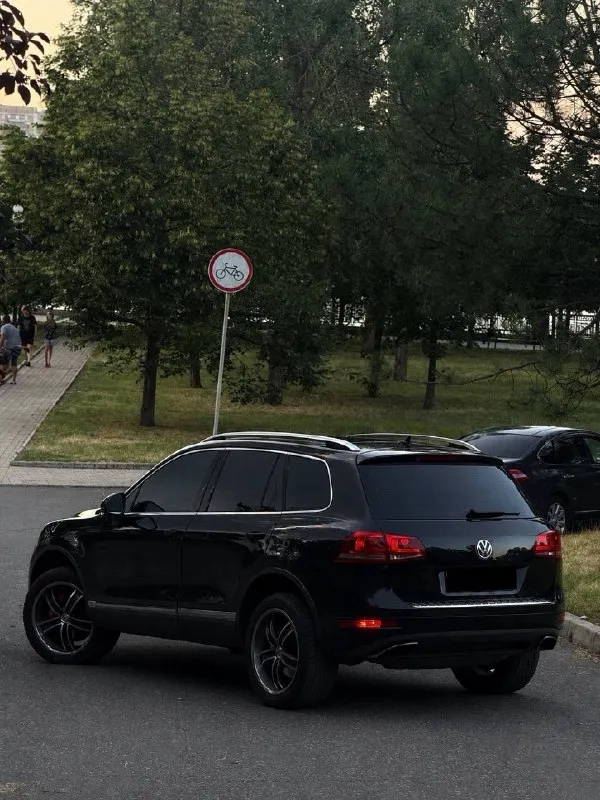 В продаже volkswagen touareg, в шикарном состоянии, с броским видом
2011 Года
Автомобиль на надежном бензиновом моторе, чугунный блок, работает превосходно!
Коробка автомат, не пинает, не буксует!
Ходовая часть отлично
Автомобиль в максимальной комплектации, есть абсолютно все!
Кузов ровный и красивый!
Панорамная крыша, обогрев всех сидений, 4-зонный климат контроль, камеры 360, память сидений и очень много допов!
Автомобиль юридически чистый, продажа с переоформлением!
Цена из-за срочности
1.350.000 Минимальный торг для быстрых
Возможен обмен или продажа в кредит
Осмотр донецк центр
+79494538040
📞 Звоните: +7(949)4538040 - фотография - 5