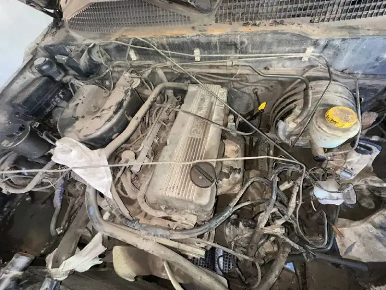 Продам ford maverick (nissan terrano ii) целиком на запчасти
Цена: 70 000 рублей (за всё) местонахождение: г. Донецк, ленинский район, гаражный кооператив вблизи ул. Малахова
Продам отличный вариант под разбор или как донора — ford maverick (полный аналог nissan terrano 2). Автомобиль отдается строго целиком, по запчастям не разбираю.
⚙️ Техническое состояние и комплектация:
Двигатель: 2.4 л (ниссан), инжекторный, с трамблером. До начала сварочных работ машина была на полном боевом ходу.
Трансмиссия: мкпп, 5-ступенчатая.
Что идет в комплекте: вместе с машиной в придачу отдам родные сиденья, пороги и много остальных запчастей от данного автомобиля. Всё входит в указанную стоимость.
📄 Документы:
В наличии номерные знаки и стс.
Птс, к сожалению, утерян.
Итог: забираете всё вместе — машину и весь арсенал запчастей к ней за 70 000 руб.
По всем вопросам пишите или звоните. Самовывоз из гаражного кооператива (потребуется эвакуатор или жесткая сцепка). - фотография - 2