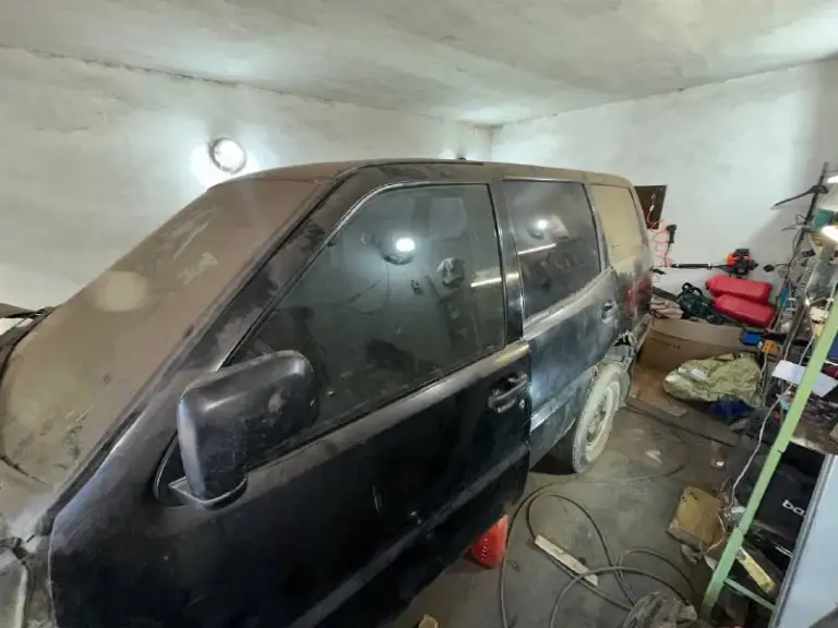 Продам ford maverick (nissan terrano ii) целиком на запчасти
Цена: 70 000 рублей (за всё) местонахождение: г. Донецк, ленинский район, гаражный кооператив вблизи ул. Малахова
Продам отличный вариант под разбор или как донора — ford maverick (полный аналог nissan terrano 2). Автомобиль отдается строго целиком, по запчастям не разбираю.
⚙️ Техническое состояние и комплектация:
Двигатель: 2.4 л (ниссан), инжекторный, с трамблером. До начала сварочных работ машина была на полном боевом ходу.
Трансмиссия: мкпп, 5-ступенчатая.
Что идет в комплекте: вместе с машиной в придачу отдам родные сиденья, пороги и много остальных запчастей от данного автомобиля. Всё входит в указанную стоимость.
📄 Документы:
В наличии номерные знаки и стс.
Птс, к сожалению, утерян.
Итог: забираете всё вместе — машину и весь арсенал запчастей к ней за 70 000 руб.
По всем вопросам пишите или звоните. Самовывоз из гаражного кооператива (потребуется эвакуатор или жесткая сцепка). - фотография - 3