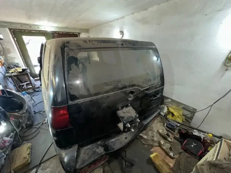 Продам ford maverick (nissan terrano ii) целиком на запчасти
Цена: 70 000 рублей (за всё) местонахождение: г. Донецк, ленинский район, гаражный кооператив вблизи ул. Малахова
Продам отличный вариант под разбор или как донора — ford maverick (полный аналог nissan terrano 2). Автомобиль отдается строго целиком, по запчастям не разбираю.
⚙️ Техническое состояние и комплектация:
Двигатель: 2.4 л (ниссан), инжекторный, с трамблером. До начала сварочных работ машина была на полном боевом ходу.
Трансмиссия: мкпп, 5-ступенчатая.
Что идет в комплекте: вместе с машиной в придачу отдам родные сиденья, пороги и много остальных запчастей от данного автомобиля. Всё входит в указанную стоимость.
📄 Документы:
В наличии номерные знаки и стс.
Птс, к сожалению, утерян.
Итог: забираете всё вместе — машину и весь арсенал запчастей к ней за 70 000 руб.
По всем вопросам пишите или звоните. Самовывоз из гаражного кооператива (потребуется эвакуатор или жесткая сцепка). - фотография - 4