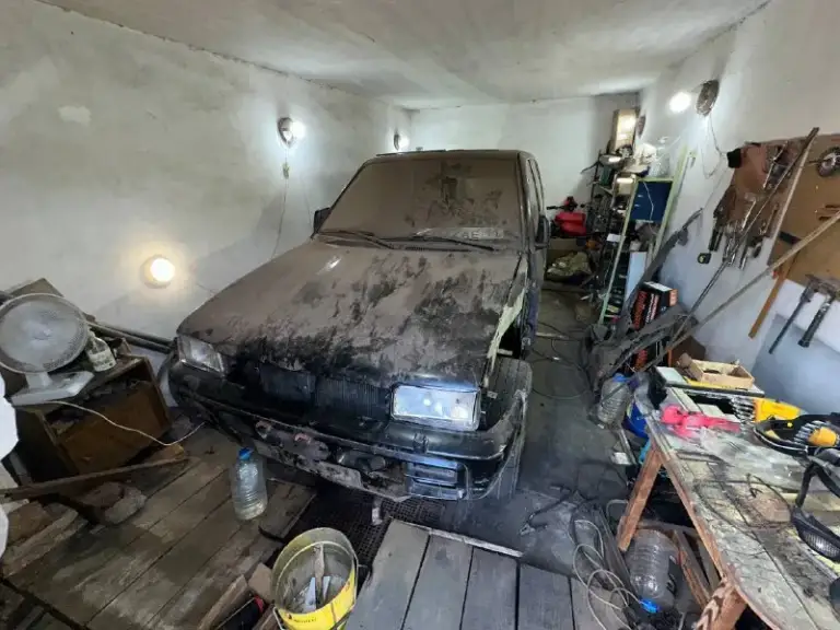 Продам ford maverick (nissan terrano ii) целиком на запчасти
Цена: 70 000 рублей (за всё) местонахождение: г. Донецк, ленинский район, гаражный кооператив вблизи ул. Малахова
Продам отличный вариант под разбор или как донора — ford maverick (полный аналог nissan terrano 2). Автомобиль отдается строго целиком, по запчастям не разбираю.
⚙️ Техническое состояние и комплектация:
Двигатель: 2.4 л (ниссан), инжекторный, с трамблером. До начала сварочных работ машина была на полном боевом ходу.
Трансмиссия: мкпп, 5-ступенчатая.
Что идет в комплекте: вместе с машиной в придачу отдам родные сиденья, пороги и много остальных запчастей от данного автомобиля. Всё входит в указанную стоимость.
📄 Документы:
В наличии номерные знаки и стс.
Птс, к сожалению, утерян.
Итог: забираете всё вместе — машину и весь арсенал запчастей к ней за 70 000 руб.
По всем вопросам пишите или звоните. Самовывоз из гаражного кооператива (потребуется эвакуатор или жесткая сцепка). - фотография - 8