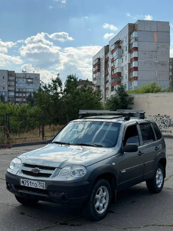 Продам.
Chevrolet niva 2011 г. В 1.7м. Т
Пробег 170000 тыс. Км
Газ/бензин
Кондиционер
Технически в хорошем состоянии!
И коробка без проблем! Не дымит, не троит, работают идеально! Коробка все скорости включает, ничего не вылетает!
Мосты и раздатка так же без проблем! Работает все. Блокировки, пониженные и повышенные передачи!
По кузову есть рыжики на больных местах, в целом авто не гнилой, стаканы, лонжероны, днище в хорошем состоянии!
Комплектация: гур, кондиционер, 2эсп, регулировка боковых зеркал!
С документами полный  порядок!без штрафов и запретов!
Цена 350 000тыс. Руб
Осмотр: г. Донецк
Тел. +79493781818
✅ Мы в тг
📱 Мы в max
💠 Мы в вконтакте

📞 Звоните: +7(949)3781818 - фотография - 1