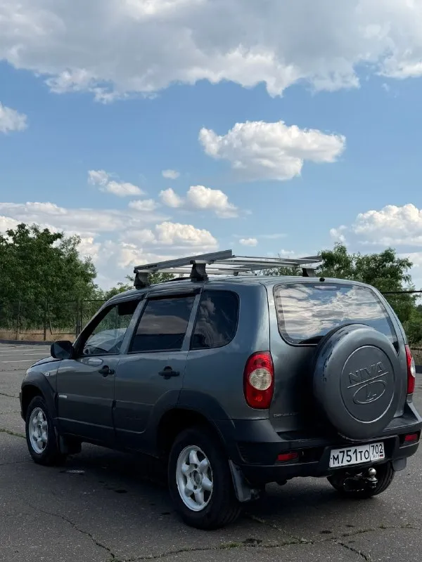 Продам.
Chevrolet niva 2011 г. В 1.7м. Т
Пробег 170000 тыс. Км
Газ/бензин
Кондиционер
Технически в хорошем состоянии!
И коробка без проблем! Не дымит, не троит, работают идеально! Коробка все скорости включает, ничего не вылетает!
Мосты и раздатка так же без проблем! Работает все. Блокировки, пониженные и повышенные передачи!
По кузову есть рыжики на больных местах, в целом авто не гнилой, стаканы, лонжероны, днище в хорошем состоянии!
Комплектация: гур, кондиционер, 2эсп, регулировка боковых зеркал!
С документами полный  порядок!без штрафов и запретов!
Цена 350 000тыс. Руб
Осмотр: г. Донецк
Тел. +79493781818
✅ Мы в тг
📱 Мы в max
💠 Мы в вконтакте

📞 Звоните: +7(949)3781818 - фотография - 6