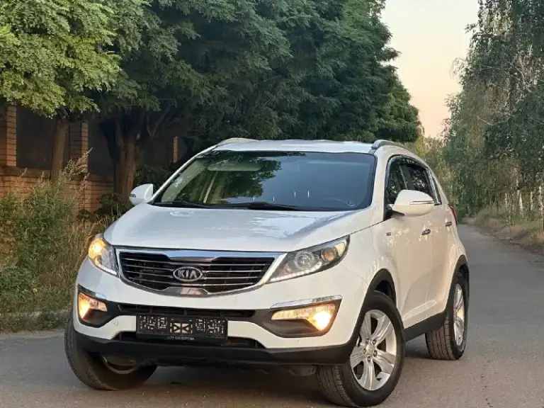 Kia sportage 2012 год
Коробка автомат aisin 6ст
2.0 Бензин работает идеально как на холодную как и на горячую, без каких либо звуков!
Пробег 181т подключаемый полный привод 4awd
Полностью обслужен, и без вложений.
Кузов идеальный чистый ухоженный без дтп!
Хорошая комплектация: авто свет. Авто дождь. Двух зонный климат контроль. Круиз контроль. Подогрев всех сидений. Полный электропакет. Андроид планшет. Партроники. И многое другое!
Состояние автомобиля хорошое, приезжайте и смотрите!
Цена 1.270.000₽
+79494009737
Звоните в любое время, если не доступен звоните еще раз связь плохая.

📞 Звоните: +7(949)4009737 - фотография - 3