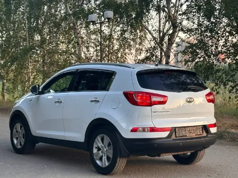 Kia sportage 2012 год
Коробка автомат aisin 6ст
2.0 Бензин работает идеально как на холодную как и на горячую, без каких либо звуков!
Пробег 181т подключаемый полный привод 4awd
Полностью обслужен, и без вложений.
Кузов идеальный чистый ухоженный без дтп!
Хорошая комплектация: авто свет. Авто дождь. Двух зонный климат контроль. Круиз контроль. Подогрев всех сидений. Полный электропакет. Андроид планшет. Партроники. И многое другое!
Состояние автомобиля хорошое, приезжайте и смотрите!
Цена 1.270.000₽
+79494009737
Звоните в любое время, если не доступен звоните еще раз связь плохая.

📞 Звоните: +7(949)4009737 - фотография - 5