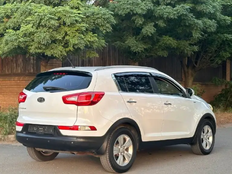 Kia sportage 2012 год
Коробка автомат aisin 6ст
2.0 Бензин работает идеально как на холодную как и на горячую, без каких либо звуков!
Пробег 181т подключаемый полный привод 4awd
Полностью обслужен, и без вложений.
Кузов идеальный чистый ухоженный без дтп!
Хорошая комплектация: авто свет. Авто дождь. Двух зонный климат контроль. Круиз контроль. Подогрев всех сидений. Полный электропакет. Андроид планшет. Партроники. И многое другое!
Состояние автомобиля хорошое, приезжайте и смотрите!
Цена 1.270.000₽
+79494009737
Звоните в любое время, если не доступен звоните еще раз связь плохая.

📞 Звоните: +7(949)4009737 - фотография - 6