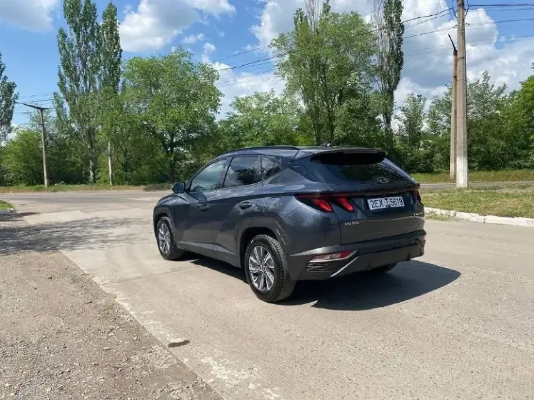 Продам hyundai tucson 2020 года мотор 1.6 коробка автомат, пробег 107тыс км (оригинальный), цена 2.750₽состояние отличное, обслужена вся, салон в отличном состоянии, сигнализация, климат контроль, стеклоподъемники, подогревы, мультимедия, гидроусилитель, слепые зоны, удержание в полосе, и многое другое. На авто работает все, по мотору вопросов нет работает идеально, мягко, масло заменил недавно, коробка работает отлично масло тоже поменял, документы в полном порядке, на уверенном ходу и готов радовать нового владельца все вопросы по тел +79493489143, торг
📲 Tg: olga pereverzieva
📞 Звоните: +7(949)3489143 - фотография - 4