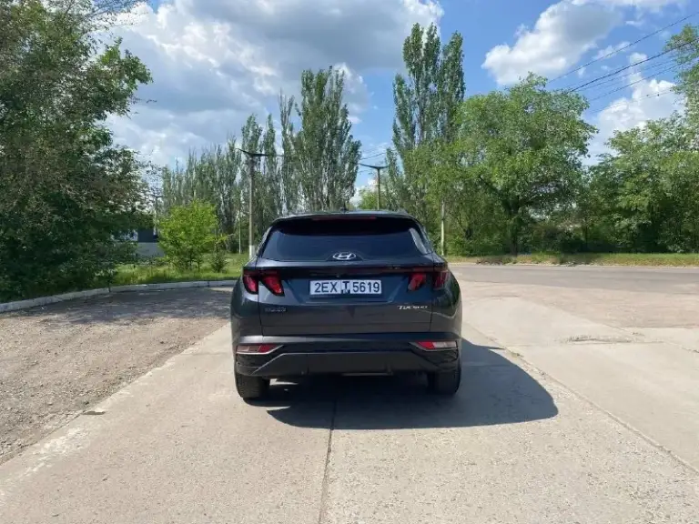 Продам hyundai tucson 2020 года мотор 1.6 коробка автомат, пробег 107тыс км (оригинальный), цена 2.750₽состояние отличное, обслужена вся, салон в отличном состоянии, сигнализация, климат контроль, стеклоподъемники, подогревы, мультимедия, гидроусилитель, слепые зоны, удержание в полосе, и многое другое. На авто работает все, по мотору вопросов нет работает идеально, мягко, масло заменил недавно, коробка работает отлично масло тоже поменял, документы в полном порядке, на уверенном ходу и готов радовать нового владельца все вопросы по тел +79493489143, торг
📲 Tg: olga pereverzieva
📞 Звоните: +7(949)3489143 - фотография - 6