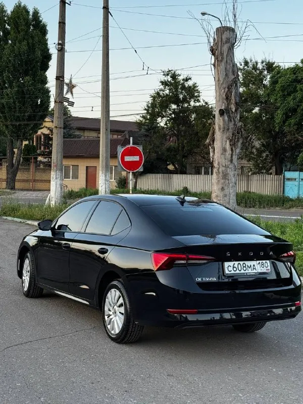 Продаю skoda octavia а8 мотор 1.4 т обычный автомат asin
Пробег трасса 220 000
2021 Года выпуска.
Стоит на мне на учете,
Автомобиль в отличном состоянии, полностью в заводском окрасе, без дтп - не битый и не крашеный. В такси никогда не использовался. Технически полностью исправен, вся обслужена.
Комплектация:
﻿﻿Led-оптика
﻿﻿Carplay
﻿﻿Круиз-контроль
﻿﻿Мульти руль
﻿﻿Датчик света
﻿﻿Система start/stop
﻿﻿2 Оригинальных ключа
Установлена новая летняя резина. Зима тоже новая
Машина ухоженная, салон чистый, эксплуатация бережная. Отличный вариант как для города, так и для дальних поездок.
Документы в порядке, готов к любым проверкам.
Торг возможен у капота
Цена 1🍋750
+79495672089 - фотография - 3