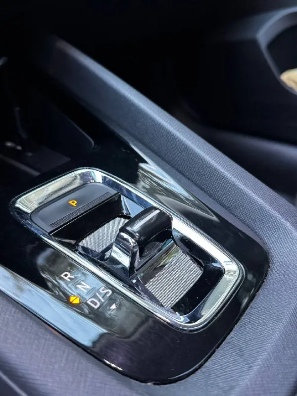 Продаю skoda octavia а8 мотор 1.4 т обычный автомат asin
Пробег трасса 220 000
2021 Года выпуска.
Стоит на мне на учете,
Автомобиль в отличном состоянии, полностью в заводском окрасе, без дтп - не битый и не крашеный. В такси никогда не использовался. Технически полностью исправен, вся обслужена.
Комплектация:
﻿﻿Led-оптика
﻿﻿Carplay
﻿﻿Круиз-контроль
﻿﻿Мульти руль
﻿﻿Датчик света
﻿﻿Система start/stop
﻿﻿2 Оригинальных ключа
Установлена новая летняя резина. Зима тоже новая
Машина ухоженная, салон чистый, эксплуатация бережная. Отличный вариант как для города, так и для дальних поездок.
Документы в порядке, готов к любым проверкам.
Торг возможен у капота
Цена 1🍋750
+79495672089 - фотография - 9