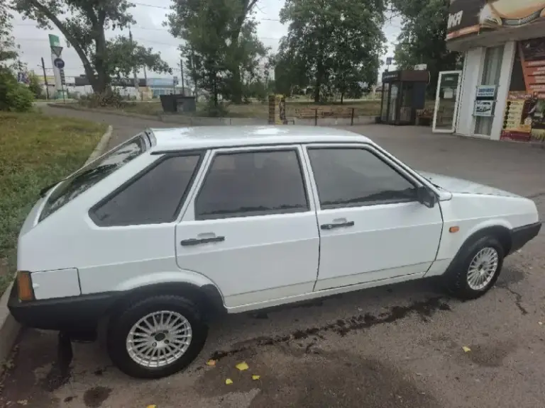 Продам ваз 2109. 2005 год. Инжектор. 155 тыс. Км. По кузову силовые элементы в хорошем состоянии, лонжероны, стаканы целые, по технике отличное состояние. Новая резина на литых дисках. С документами полный порядок. Цена 250. Торг. Территориально г донецк. +79494053512

📞 Звоните: +7(949)4053512 - фотография - 9