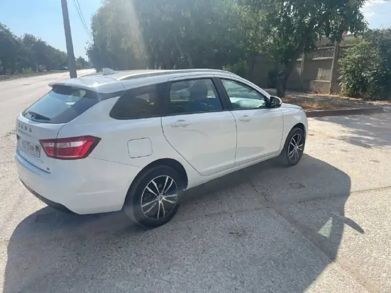 🚗 Lada vesta sw 1.8 | 2018 г | 1 владелец | состояние новой
💰 Цена: 999 000₽
Продам lada vesta sw 1.8 (122 л. С. ) конец 2018 года
Автомобиль в очень редком состоянии — фактически как новый.
✔️ Один владелец
✔️ Пробег 106 000 км
✔️ Бережная эксплуатация
✔️ Обслуживание у дилера в ростове до 100 тыс км
✔️ Сервисная книжка
✔️ 2 Ключа
⚙️ Максимальная комплектация (кроме акпп и кожи):
• Климат-контроль
• Круиз-контроль
• Датчик света
• Датчик дождя
• Мультируль
• Подогрев сидений
• Подогрев лобового стекла
• Помощь при трогании на подъеме
• Abs / esp
• Охлаждаемый бардачок
🛞 Три комплекта колес
• Зима — шипы, оригинальные диски lada
• Лето — титановые диски
• Сейчас стоит всесезонка
🔧 Техническое состоянии
✔️ Ходовая полностью заменена
✔️ Все расходники заменены
✔️ Никаких вложений не требует
🚘 Очень практичный универсал —
Большой багажник, надежный двигатель 1.8 и экономичный расход, новый аккумулятор.
📞 Телефон:
+7-949-474-68-00
📦 Возможна доставка в любой регион - фотография - 4
