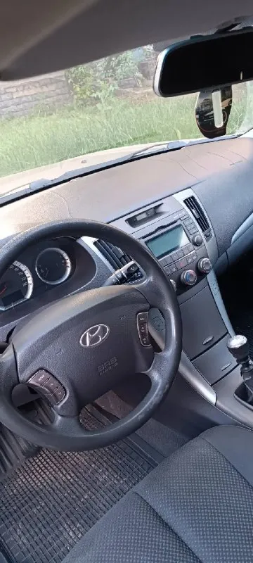 Hyundai sonata v (fn) 2008 год выпуска
2.0 Бензин, на механике
190000 Пробега
Днище не ржавое, гнили нету, все работает отлично, 2 ключа
Кондиционер работает прекрасно, а зимой печка топит хорошо
Лето стоит на титановых дисках, зима на железе, все отдаю
Авто в дтп не было, стекло стоит с завода
Вложений никаких не требует, сел и поехал
Цена: 750.000 торг
Номера для связи:
+7 (978) 829-21-23 Олег
+7 (949) 503-65-08 ( На фениксе есть макс ) - фотография - 7