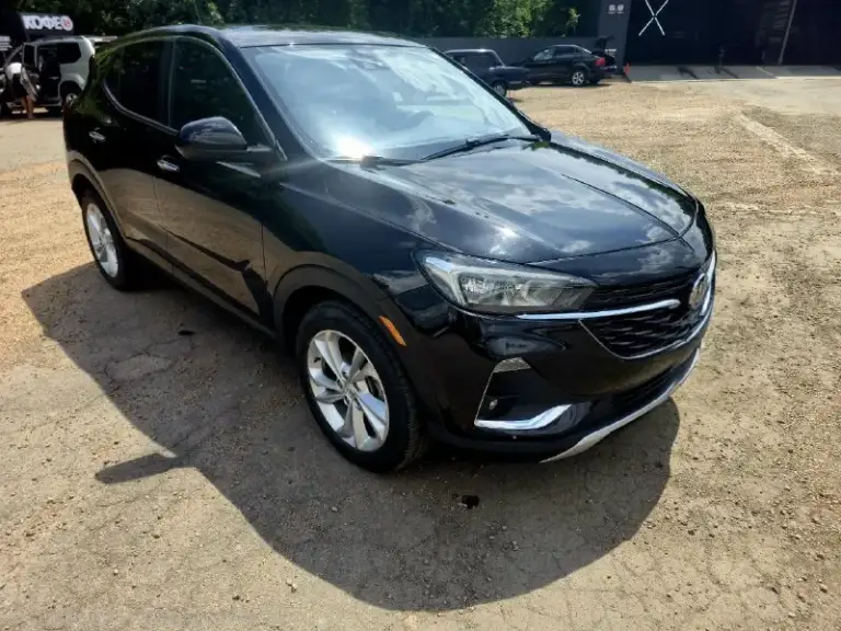 🚗 Buick encore gx 2020 года! 🚗
General motors (аналог chevrolet trailblazer).
Основные характеристики:
* Год выпуска: 2020.
* Двигатель: 1.2 л, турбо.
* Производство: корея.
* Ввоз: из сша.
* Пробег: общий — 139 000 км, по рф — 10 000 км.
🔧 Состояние и проведённые работы:
* Кузов оцинкованный с завода — хорошая защита от коррозии.
* Заменён передний бампер, капот окрашен в цвет.
* Полностью обработан от влаги.
* Проведено техобслуживание (масло, фильтры).
* В наличии расходные материалы для замены: комплект грм, тормозные колодки с датчиками износа.
* В комплекте — новая зимняя резина.
* Вся система безопасности в исправном состоянии.
🎶 Комфорт и технологии:
* Полностью русифицирован.
* Бесключевой доступ на всех дверях.
* Штатная мультимедиа с отличным звуком.
* Поддержка android auto и carplay.
* Комбинированный салон.
* Круиз‑контроль.
* Кондиционер (отлично справляется с местным жарким климатом).
* Система удержания в полосе.
* Дистроник с проекцией.
* Автосвет (автоматическое переключение ближнего и дальнего света).
* Электронный стояночный тормоз.
* Помощь при трогании.
⛽ Экономичность:
* Расход топлива в городе — около 9 л на 100 км.
* На трассе — 7–8 л на 100 км.
💰 Цена: 1 750 000 рублей.
Возможен торг у капота — обсудим цену при встрече!
+79493015073 - фотография - 2