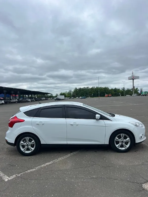Ford focus 2013 двигатель бензин, 1.6 л 126 л. С пробег 134 500. Авто вложения не требует. Starline автозапуск сигнализация, задние парктроники, подсветка салона в цвет с приборной панелью. Цена 860 000
Звонить : +79497030888 - фотография - 4
