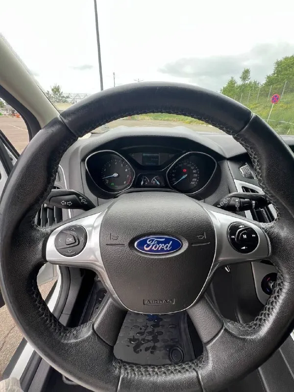 Ford focus 2013 двигатель бензин, 1.6 л 126 л. С пробег 134 500. Авто вложения не требует. Starline автозапуск сигнализация, задние парктроники, подсветка салона в цвет с приборной панелью. Цена 860 000
Звонить : +79497030888 - фотография - 5