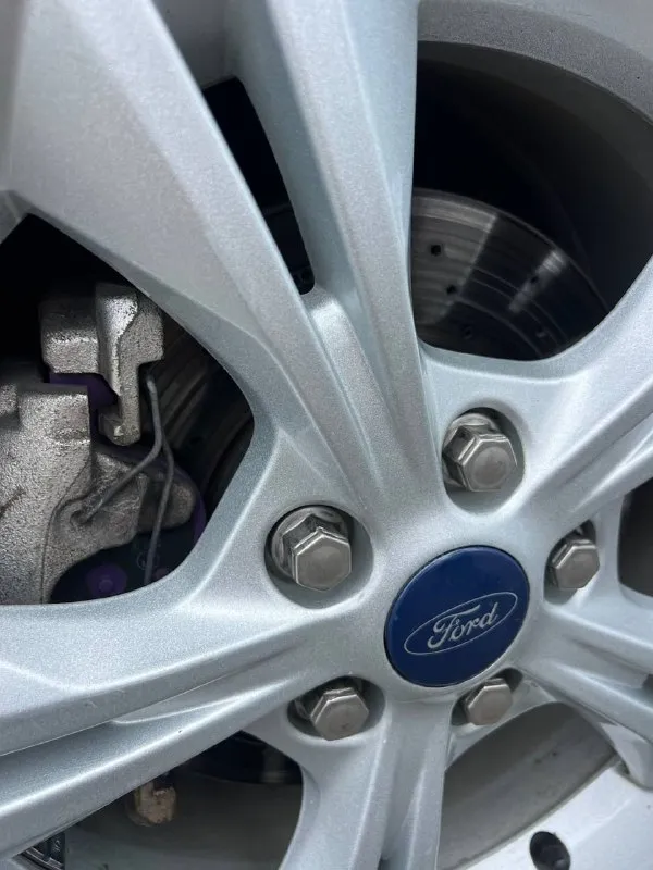 Ford focus 2013 двигатель бензин, 1.6 л 126 л. С пробег 134 500. Авто вложения не требует. Starline автозапуск сигнализация, задние парктроники, подсветка салона в цвет с приборной панелью. Цена 860 000
Звонить : +79497030888 - фотография - 9