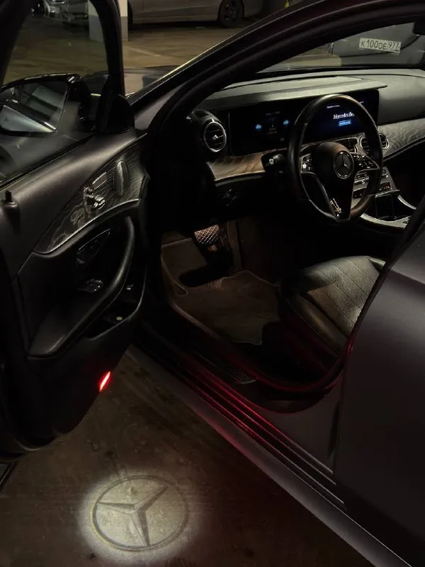 Продаётся мерседес е300, комплектация amg, особая серия, 2020 год, 2 литра, бензин, 258 л. С. , 160000 км пробег, заводской матовый окрас. Цена 4780000 рублей. Торг имеется. 89279970130. - фотография - 6