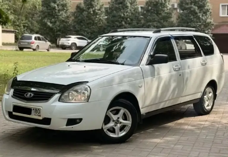 Продам lada priora
Авто находиться в хорошем состоянии для своих лет. Как внешне так и технически, работает ровно, коробка в порядке не хрустит передачи не выбивает, масло не есть, не дымит, ходовая часть так же в идеале, по кузову без гнили и ржавчины, дно пороги лонжероны стаканы целые год 2012, мотор 1.6 16 клапана не гнет переоформление без проблем.
Цена 345.000
Авто полностью соответствует своей цене. Торг уместен реальному покупателю. Два комплекта резины с дисками
Больше информации по телефону +79494341784 - фотография - 1