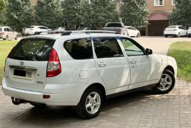 Продам lada priora
Авто находиться в хорошем состоянии для своих лет. Как внешне так и технически, работает ровно, коробка в порядке не хрустит передачи не выбивает, масло не есть, не дымит, ходовая часть так же в идеале, по кузову без гнили и ржавчины, дно пороги лонжероны стаканы целые год 2012, мотор 1.6 16 клапана не гнет переоформление без проблем.
Цена 345.000
Авто полностью соответствует своей цене. Торг уместен реальному покупателю. Два комплекта резины с дисками
Больше информации по телефону +79494341784 - фотография - 3