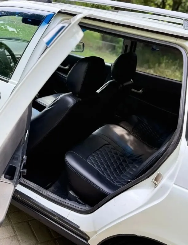 Продам lada priora
Авто находиться в хорошем состоянии для своих лет. Как внешне так и технически, работает ровно, коробка в порядке не хрустит передачи не выбивает, масло не есть, не дымит, ходовая часть так же в идеале, по кузову без гнили и ржавчины, дно пороги лонжероны стаканы целые год 2012, мотор 1.6 16 клапана не гнет переоформление без проблем.
Цена 345.000
Авто полностью соответствует своей цене. Торг уместен реальному покупателю. Два комплекта резины с дисками
Больше информации по телефону +79494341784 - фотография - 5