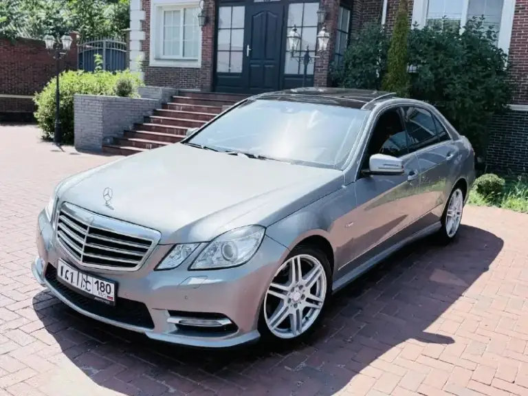 Mercedes benz e300 amg пак 2012г 3.5
М276 самый лучший мотор в линейки не путайте с старым м272
Комплектация avangarde
Панорама черный потолок
Кожа черное дерево
Память двух сидений и руля
Автомобиль в отличном состоянии
Есть заказ наряды по обслуживанию
Пишите звоните
Цена более чем адекватная для него смотрите рынок
Я собственник оформление любое
1.480.000Р
Возможен обмен с вашей доплатой
+79494143810 - фотография - 1