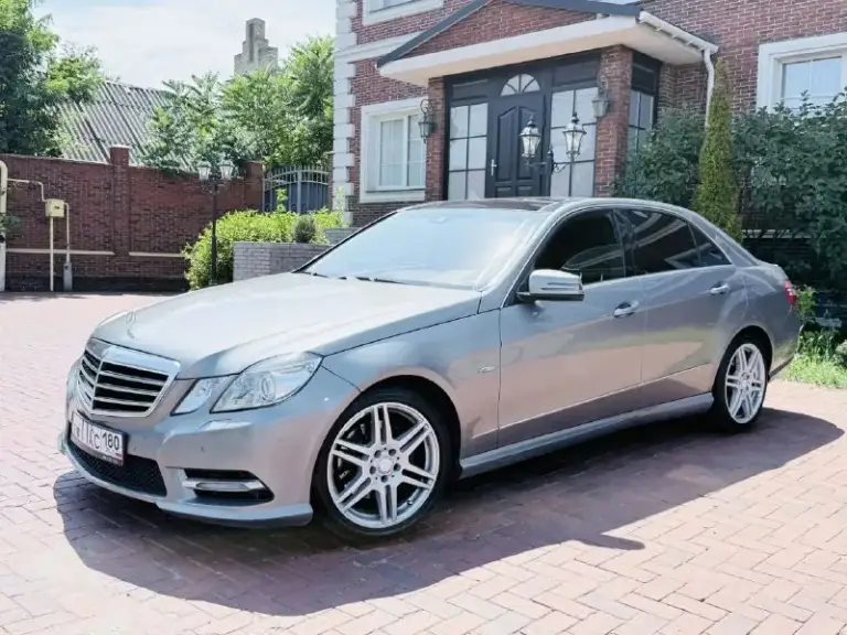 Mercedes benz e300 amg пак 2012г 3.5
М276 самый лучший мотор в линейки не путайте с старым м272
Комплектация avangarde
Панорама черный потолок
Кожа черное дерево
Память двух сидений и руля
Автомобиль в отличном состоянии
Есть заказ наряды по обслуживанию
Пишите звоните
Цена более чем адекватная для него смотрите рынок
Я собственник оформление любое
1.480.000Р
Возможен обмен с вашей доплатой
+79494143810 - фотография - 2