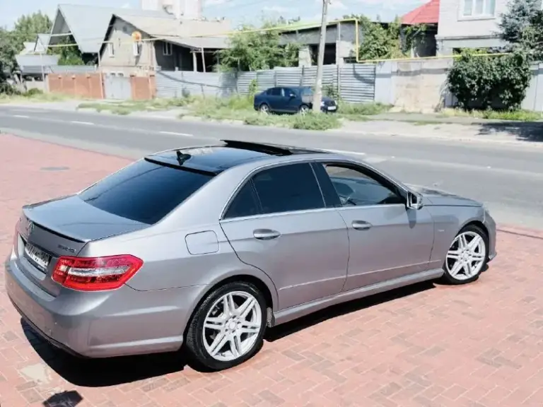 Mercedes benz e300 amg пак 2012г 3.5
М276 самый лучший мотор в линейки не путайте с старым м272
Комплектация avangarde
Панорама черный потолок
Кожа черное дерево
Память двух сидений и руля
Автомобиль в отличном состоянии
Есть заказ наряды по обслуживанию
Пишите звоните
Цена более чем адекватная для него смотрите рынок
Я собственник оформление любое
1.480.000Р
Возможен обмен с вашей доплатой
+79494143810 - фотография - 4