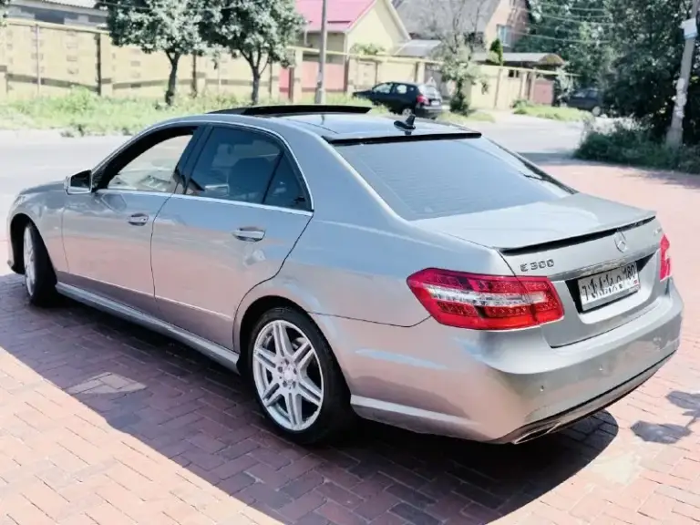 Mercedes benz e300 amg пак 2012г 3.5
М276 самый лучший мотор в линейки не путайте с старым м272
Комплектация avangarde
Панорама черный потолок
Кожа черное дерево
Память двух сидений и руля
Автомобиль в отличном состоянии
Есть заказ наряды по обслуживанию
Пишите звоните
Цена более чем адекватная для него смотрите рынок
Я собственник оформление любое
1.480.000Р
Возможен обмен с вашей доплатой
+79494143810 - фотография - 5