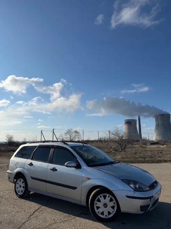 Продам ford focus🔥
Год выпуска:2003🔥
Пробег, км:200.000 🔥
Модификация:1.6мт 🔥
Тип двигателя:бензин🔥
Коробка передач :механика 🔥
Привод:передний🔥
Тип кузова : универсал🔥
Koмплeктaция: базовая🔥
Цвет: cерый🔥
В продаже работяга ford focus 1 универсал. Автомобиль обслужен и готов к любым задачам.
Двигатель в отличном состоянии: заводится уверенно, холостые стабильны. Посторонних стуков и вибраций нет. Тянет ровно, динамика хорошая.
Установлена новая мкпп-работает отлично: передачи включаются чётко и мягко, без хруста, вылетов. Сцепление схватывает ровно, не буксует, не дергает.
Салон в рабочем состоянии.
По кузову есть следы эксплуатации — мелкие царапины, сколы, потёртости, возможно небольшие очаги коррозии, но без сквозных дыр и серьёзных повреждений.
Так же имеется видео, по просьбе отправлю для более лучшего осмотра авто.
Многое могу не описать. При встречу всё расскажу и покажу.
Цена:229.999 тысяч
Возможен пригон по договоренности.
Возможен обмен.
Номер для связи:
+79491472044 - фотография - 4