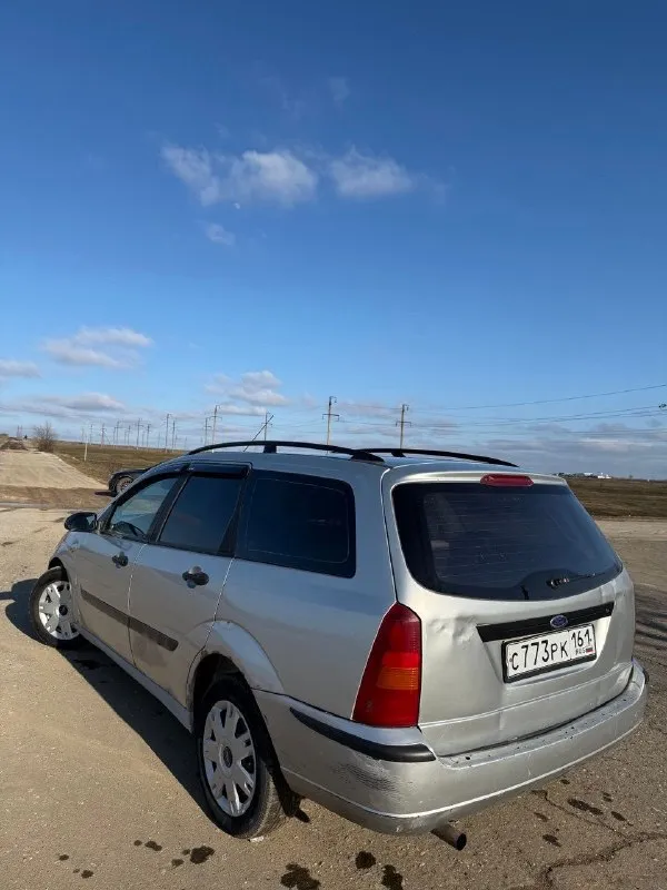 Продам ford focus🔥
Год выпуска:2003🔥
Пробег, км:200.000 🔥
Модификация:1.6мт 🔥
Тип двигателя:бензин🔥
Коробка передач :механика 🔥
Привод:передний🔥
Тип кузова : универсал🔥
Koмплeктaция: базовая🔥
Цвет: cерый🔥
В продаже работяга ford focus 1 универсал. Автомобиль обслужен и готов к любым задачам.
Двигатель в отличном состоянии: заводится уверенно, холостые стабильны. Посторонних стуков и вибраций нет. Тянет ровно, динамика хорошая.
Установлена новая мкпп-работает отлично: передачи включаются чётко и мягко, без хруста, вылетов. Сцепление схватывает ровно, не буксует, не дергает.
Салон в рабочем состоянии.
По кузову есть следы эксплуатации — мелкие царапины, сколы, потёртости, возможно небольшие очаги коррозии, но без сквозных дыр и серьёзных повреждений.
Так же имеется видео, по просьбе отправлю для более лучшего осмотра авто.
Многое могу не описать. При встречу всё расскажу и покажу.
Цена:229.999 тысяч
Возможен пригон по договоренности.
Возможен обмен.
Номер для связи:
+79491472044 - фотография - 5