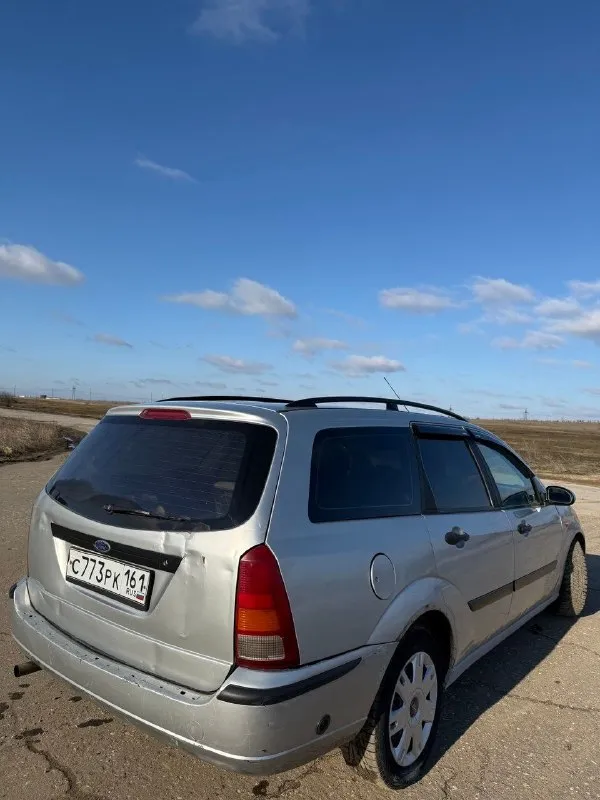 Продам ford focus🔥
Год выпуска:2003🔥
Пробег, км:200.000 🔥
Модификация:1.6мт 🔥
Тип двигателя:бензин🔥
Коробка передач :механика 🔥
Привод:передний🔥
Тип кузова : универсал🔥
Koмплeктaция: базовая🔥
Цвет: cерый🔥
В продаже работяга ford focus 1 универсал. Автомобиль обслужен и готов к любым задачам.
Двигатель в отличном состоянии: заводится уверенно, холостые стабильны. Посторонних стуков и вибраций нет. Тянет ровно, динамика хорошая.
Установлена новая мкпп-работает отлично: передачи включаются чётко и мягко, без хруста, вылетов. Сцепление схватывает ровно, не буксует, не дергает.
Салон в рабочем состоянии.
По кузову есть следы эксплуатации — мелкие царапины, сколы, потёртости, возможно небольшие очаги коррозии, но без сквозных дыр и серьёзных повреждений.
Так же имеется видео, по просьбе отправлю для более лучшего осмотра авто.
Многое могу не описать. При встречу всё расскажу и покажу.
Цена:229.999 тысяч
Возможен пригон по договоренности.
Возможен обмен.
Номер для связи:
+79491472044 - фотография - 6