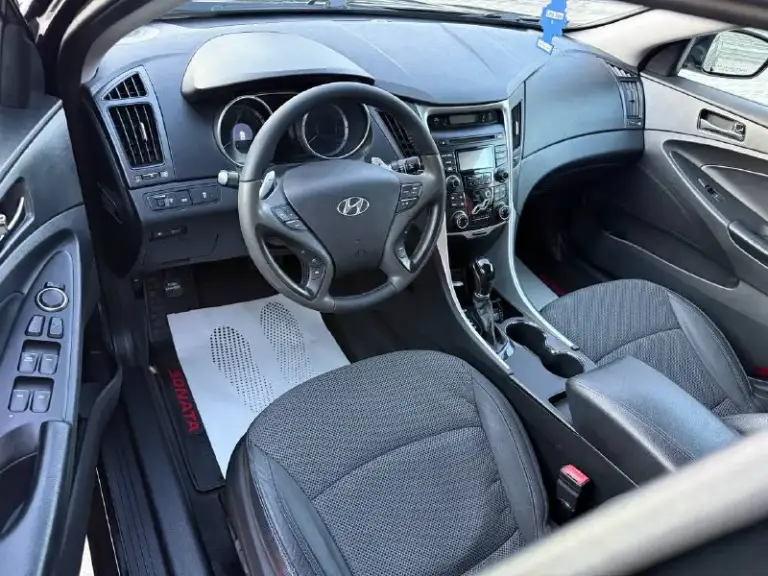 Продам hyundai sonata 2.0 объем
В хорошем состояние.
Полная комплектация
2011 Год выпуска.
Авто семейная!
Заводские диски r18
Раздельный климат контроль.
Кнопка start - stop
Без ключевой доступ.
Датчик дождя
Датчик света
Бортовой компьютер
Адаптивный круиз контроль.
Сервесные книжки
Любое оформление
Штрафов нет запретов залогов так же нет.
Ходовая часть не стучит не тарахтит
Едит мягко и комфортно
# Работает тихо, масло не расходует.
Не коптит, масла меняю каждые 6000-6500 км
По коробке так же заменено масло. Работает отлично без рывков пинков и всего прочего
За машиной слежу и ухаживаю, каждая кнопка работает.
+7-949-794-46-27 Цена за данное авто 1.120.000₽
📞 Звоните: +7(949)7944627 - фотография - 7