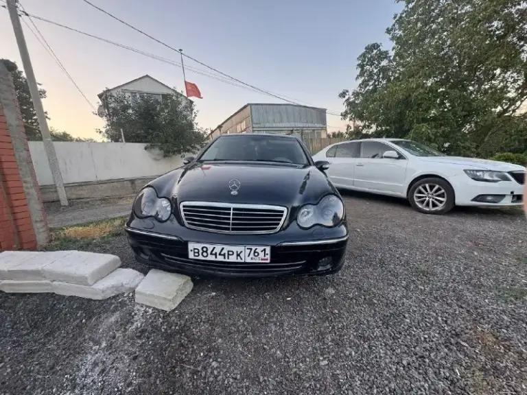 Мерседес w203 2005 год двигатель м272 3.0 гильзовонный на механике делался кап ремонт двигатель машина на полном ходу есть мелкие косяки по кузову на езду не влияет от собственника цена 440 торг у капота город ростов на дону 89515366507 - фотография - 6