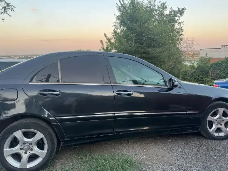 Мерседес w203 2005 год двигатель м272 3.0 гильзовонный на механике делался кап ремонт двигатель машина на полном ходу есть мелкие косяки по кузову на езду не влияет от собственника цена 440 торг у капота город ростов на дону 89515366507 - фотография - 7