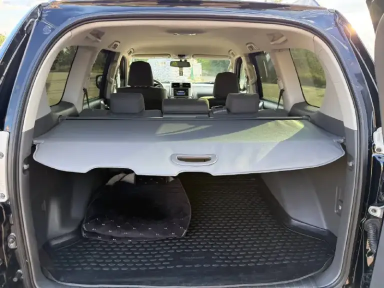 Пришло время покупать дизель
Toyota land cruiser prado, 2011 г.
3.0 Дизель
Продаю легендарный toyota land cruiser prado 2011 года выпуска.
✔ Один собственник за весь период эксплуатации.
✔ Дизельный двигатель – надежный, экономичный и тяговитый.
✔ Автомобиль не битый, не крашеный, полностью в заводском окрасе.
✔ Техническое и внешнее состояние – идеальное.
✔ Полностью обслужен, вложений не требует.
✔ Бережная эксплуатация, своевременное обслуживание.
✔ Чистый и ухоженный салон, в автомобиле не курили.
Автомобиль готов к любым проверкам на сто. Юридически чистый, без ограничений и обременений.
Настоящий prado для тех, кто ищет честный, надежный и ухоженный автомобиль. Торг возможен только у автомобиля.
+79495180296
Цена 2.590 🍋
📲 Tg: @donbass7770
📞 Звоните: +7(949)5180296 - фотография - 5