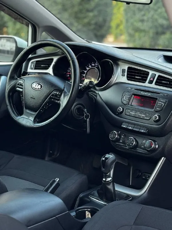 Kia ceed jd 2013 г. В. 1. 6 мкпп
Авто в очень хорошем состоянии!!! Идеальной техникой и хорошей автотекой!!
Салон как в новом авто!!!
Расход топлива 6 литров по городу!!!
Хорошая комплектация:
-Полный электропакет
-Кондиционер
-Подогрев сидений/руля
-Адаптивное освещение
-Круиз-контроль
-6 Airbag
-Мультимедиа bt/aux
-8 Динамиков
-Датчик давления шин
-Серво/мультируль
-Тонировка
-Бортовой компьютер
Два ключа/сервисная книжка
По авто сделано большое то
Ходовая часть полностью перебрана, до каждого болтика!!
Мотор работает идеально!!
Пробег 210 тыс. Км.
По машине делать ничего не надо!!!
Стоимость 870 тыс. Руб!!!
Звоните +79495082418(мах)
Телеграмм/вотсап +79493811593 - фотография - 5