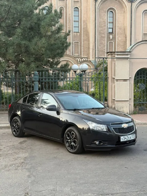 Продается chevrolet cruze 2012 год 1.6 мкпп -пробег 170.000 км родной 100% подтвержден автотекой
Цена 725.000 руб + разумный торг реальному покупателю
1 Собственник шевроле круз -двигатель самый надежный в линейки работает идеально не троит не дымит масло не ест !
Коробка также на отлично переключает мягко все передачи не хрустит не вылетает
По ходовой мячик не стучит не гремит на дороге стоит уверено никуда не ведет
Автотека зеленая ( без дтп и выплат )
Металл весь заводской ни один болт не крутился
По кузову выглядит отлично без гнили и ржавчины пороги, днище, низа дверей в отличном состояние
Состояние отличное сел и поехал куда угодно из последних вложений новый грм с помпой, масло с фильтрами, свечи, стойки стабилизатора, новые диски с резиной
Комплектация ls
Кондиционер холодит на 100%, печка греет, ручник держит
-Переоформление без проблем могу присутствовать в мрэо документы кристально чистые без штрафов, запретов и. Т. Д
Осмотр макеевка центр -тел +7-949-20-20-555 и есть тг на этом номере - фотография - 1