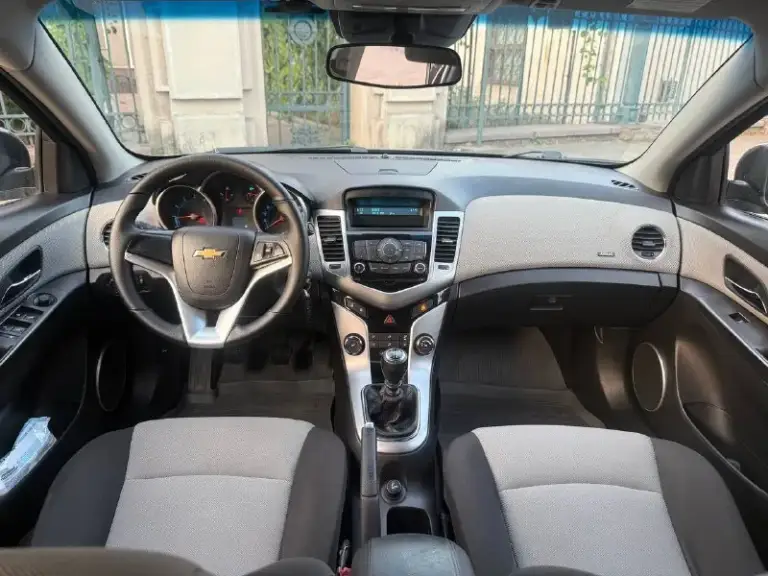Продается chevrolet cruze 2012 год 1.6 мкпп -пробег 170.000 км родной 100% подтвержден автотекой
Цена 725.000 руб + разумный торг реальному покупателю
1 Собственник шевроле круз -двигатель самый надежный в линейки работает идеально не троит не дымит масло не ест !
Коробка также на отлично переключает мягко все передачи не хрустит не вылетает
По ходовой мячик не стучит не гремит на дороге стоит уверено никуда не ведет
Автотека зеленая ( без дтп и выплат )
Металл весь заводской ни один болт не крутился
По кузову выглядит отлично без гнили и ржавчины пороги, днище, низа дверей в отличном состояние
Состояние отличное сел и поехал куда угодно из последних вложений новый грм с помпой, масло с фильтрами, свечи, стойки стабилизатора, новые диски с резиной
Комплектация ls
Кондиционер холодит на 100%, печка греет, ручник держит
-Переоформление без проблем могу присутствовать в мрэо документы кристально чистые без штрафов, запретов и. Т. Д
Осмотр макеевка центр -тел +7-949-20-20-555 и есть тг на этом номере - фотография - 8