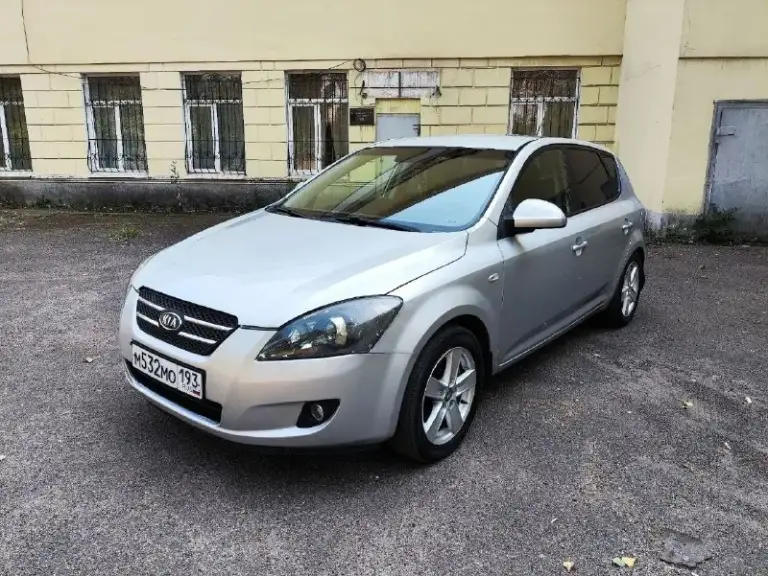 В продаже kia ceed ed!
Автомат!
Газ пропан евро 4!
Техосмотр пройден!
Год 2009!
Пробег 219000км!
Бензин g4fc 1,6 16v 122л. С!
Комплектация: эур, климат контроль (работает, холодит великолепно), 4 эл. Стеклоподъёмника с доводчиками, эл. Зеркала с подогревом и электро складыванием, подогрев сидений, подогрев заднего стекла, подогрев зоны дворников, abs, esp, 10 airbag, штатная магнитола, центральный замок!
Салон аккуратный, чистый, ухоженный!
Технически без нареканий, двигатель не дымит, тянет отлично, масло не расходует, коробка переключает идеально без пинков и рывков!
Кузов в хорошем состоянии, без коррозии, есть пара вмятин на крышке багажника, выглядит хорошо!
Находится в макеевке!
Все вопросы по телефону!
Цена 595000₽!
+79494003184
📞 Звоните: +7(949)4003184 - фотография - 2