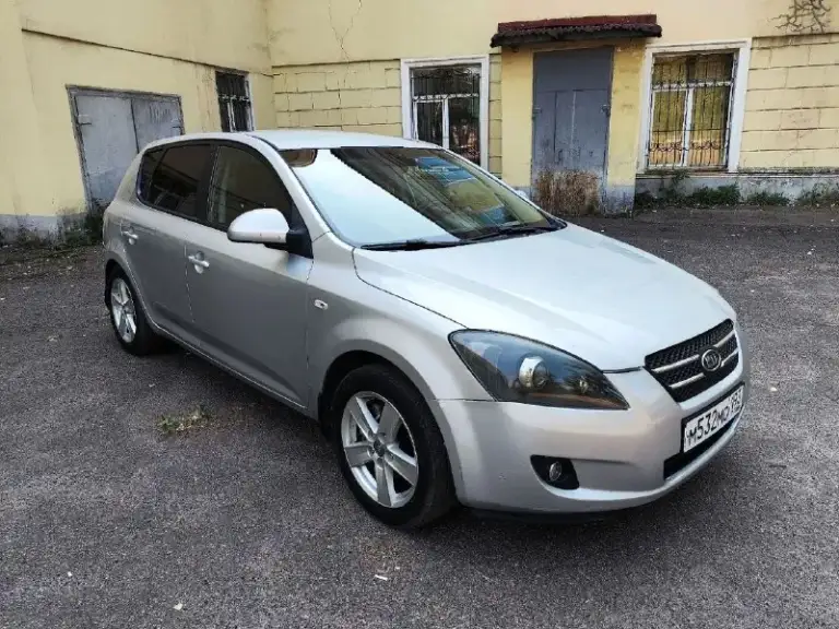 В продаже kia ceed ed!
Автомат!
Газ пропан евро 4!
Техосмотр пройден!
Год 2009!
Пробег 219000км!
Бензин g4fc 1,6 16v 122л. С!
Комплектация: эур, климат контроль (работает, холодит великолепно), 4 эл. Стеклоподъёмника с доводчиками, эл. Зеркала с подогревом и электро складыванием, подогрев сидений, подогрев заднего стекла, подогрев зоны дворников, abs, esp, 10 airbag, штатная магнитола, центральный замок!
Салон аккуратный, чистый, ухоженный!
Технически без нареканий, двигатель не дымит, тянет отлично, масло не расходует, коробка переключает идеально без пинков и рывков!
Кузов в хорошем состоянии, без коррозии, есть пара вмятин на крышке багажника, выглядит хорошо!
Находится в макеевке!
Все вопросы по телефону!
Цена 595000₽!
+79494003184
📞 Звоните: +7(949)4003184 - фотография - 3