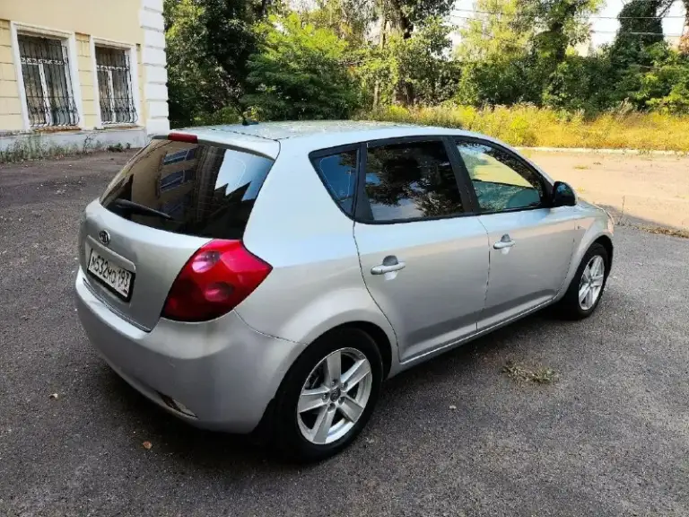 В продаже kia ceed ed!
Автомат!
Газ пропан евро 4!
Техосмотр пройден!
Год 2009!
Пробег 219000км!
Бензин g4fc 1,6 16v 122л. С!
Комплектация: эур, климат контроль (работает, холодит великолепно), 4 эл. Стеклоподъёмника с доводчиками, эл. Зеркала с подогревом и электро складыванием, подогрев сидений, подогрев заднего стекла, подогрев зоны дворников, abs, esp, 10 airbag, штатная магнитола, центральный замок!
Салон аккуратный, чистый, ухоженный!
Технически без нареканий, двигатель не дымит, тянет отлично, масло не расходует, коробка переключает идеально без пинков и рывков!
Кузов в хорошем состоянии, без коррозии, есть пара вмятин на крышке багажника, выглядит хорошо!
Находится в макеевке!
Все вопросы по телефону!
Цена 595000₽!
+79494003184
📞 Звоните: +7(949)4003184 - фотография - 4