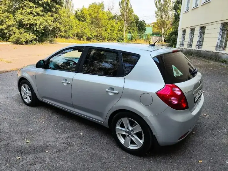 В продаже kia ceed ed!
Автомат!
Газ пропан евро 4!
Техосмотр пройден!
Год 2009!
Пробег 219000км!
Бензин g4fc 1,6 16v 122л. С!
Комплектация: эур, климат контроль (работает, холодит великолепно), 4 эл. Стеклоподъёмника с доводчиками, эл. Зеркала с подогревом и электро складыванием, подогрев сидений, подогрев заднего стекла, подогрев зоны дворников, abs, esp, 10 airbag, штатная магнитола, центральный замок!
Салон аккуратный, чистый, ухоженный!
Технически без нареканий, двигатель не дымит, тянет отлично, масло не расходует, коробка переключает идеально без пинков и рывков!
Кузов в хорошем состоянии, без коррозии, есть пара вмятин на крышке багажника, выглядит хорошо!
Находится в макеевке!
Все вопросы по телефону!
Цена 595000₽!
+79494003184
📞 Звоните: +7(949)4003184 - фотография - 6