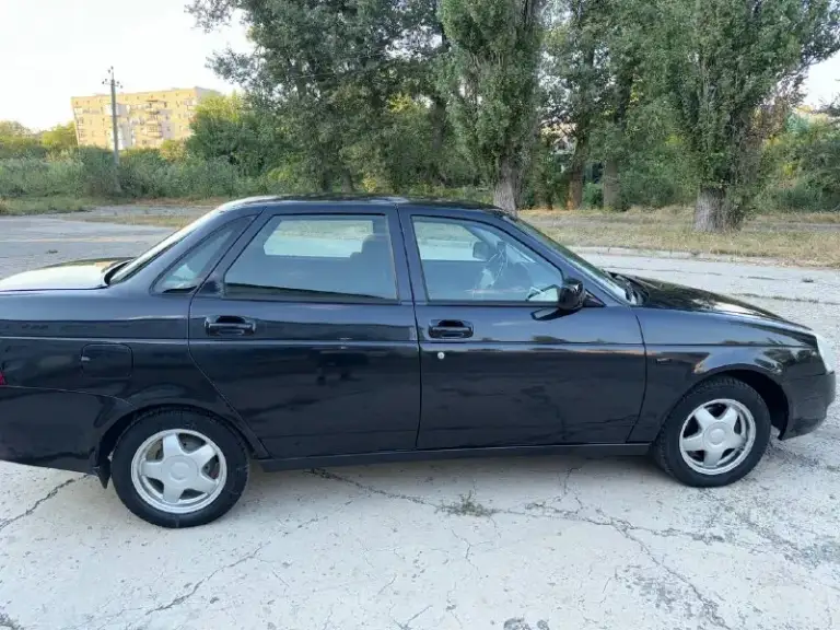 Продам 🔵ваз приора 2170
▶️Год выпуска: 2008 г. В.
▶️Объём двигателя: 1.6 л, с 16v
▶️Пробег: 25.000
1 Владелец
Сервисные книги
2 Ключа
ℹ️описание:
Автомобиль в очень хорошем состоянии. Кпп на отлично.
Чистый и ухоженный салон!
Совершенно новая летняя резина, хорошие красивые диски.
Сигнализация

✔️ Комплектация норма:
-Есп 2 шт
- Гур
- Подогревы зеркал
- Регулировка зеркал

‼️Автомобиль в дтп не участвовал, все остекление родное!

📸Предоставляю видео обзор автомобиля по требованию!

🏛Юридически автомобиль чист, никаких штрафов и запретов!

🏢Осмотр: г. Амвросиевка.
По договору могу приехать к вам.

💰Цена:350.000 рублей

☎️Телефоны для связи:
+79493391770
+79490789890 - фотография - 5